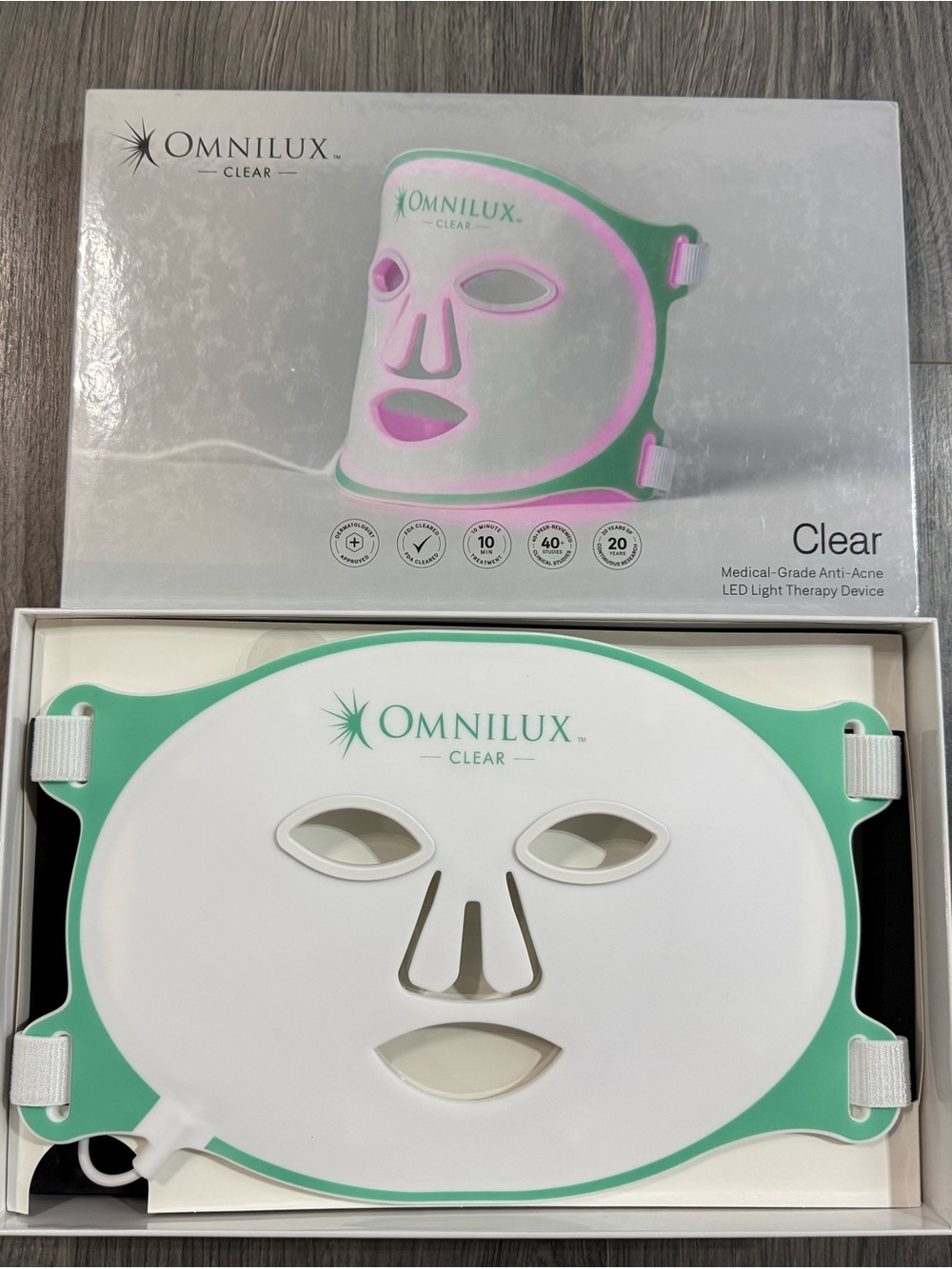 Omnilux Clear Medical-Grade LED Face Mask - White and Mint